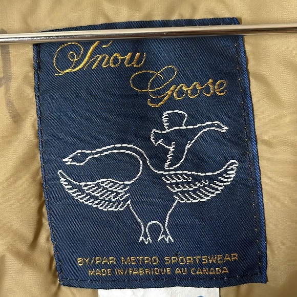 Men’s XXL Vintage Snow Goose Down Vest - Picture 7 of 9